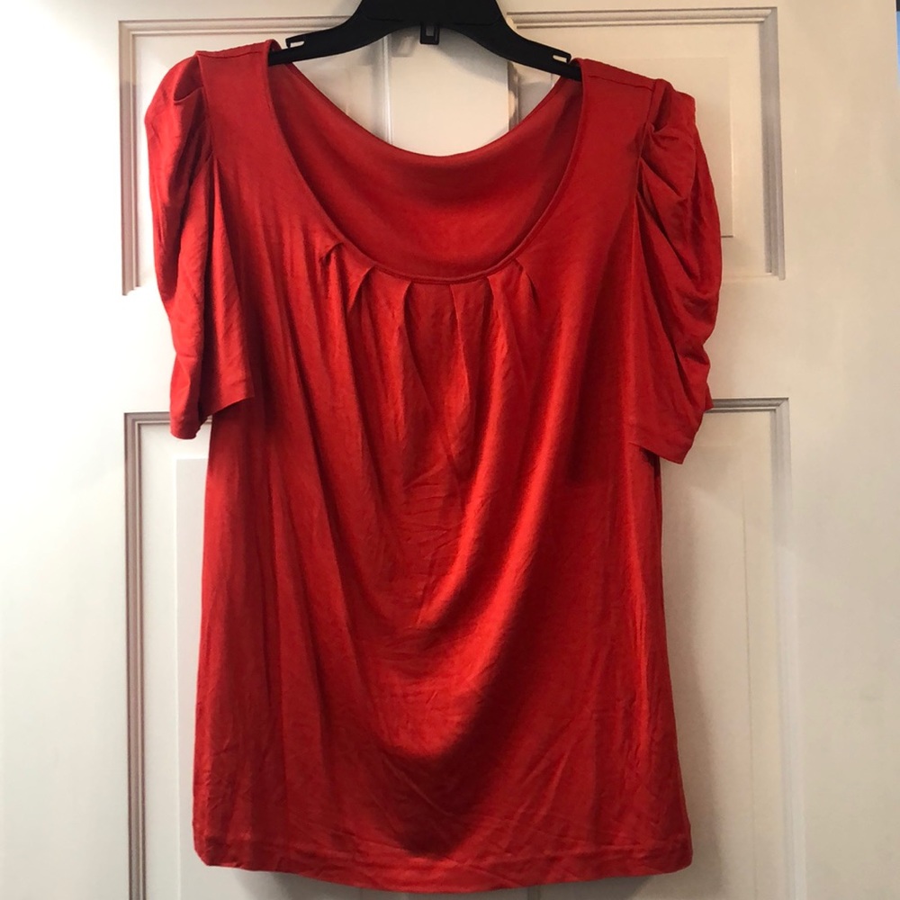 🌸BOGO $10 & under! Red top ❤️